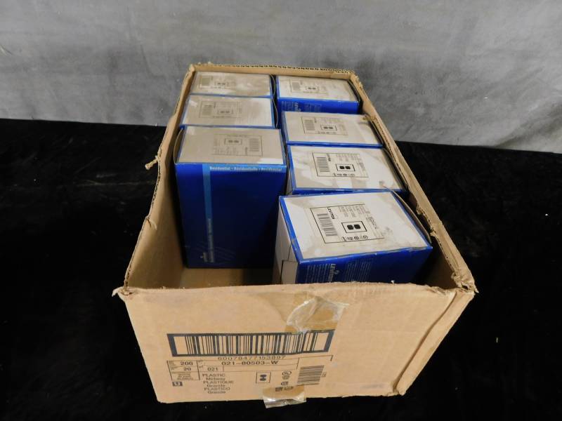 lot 9098 image: Lot of Receptical Covers
