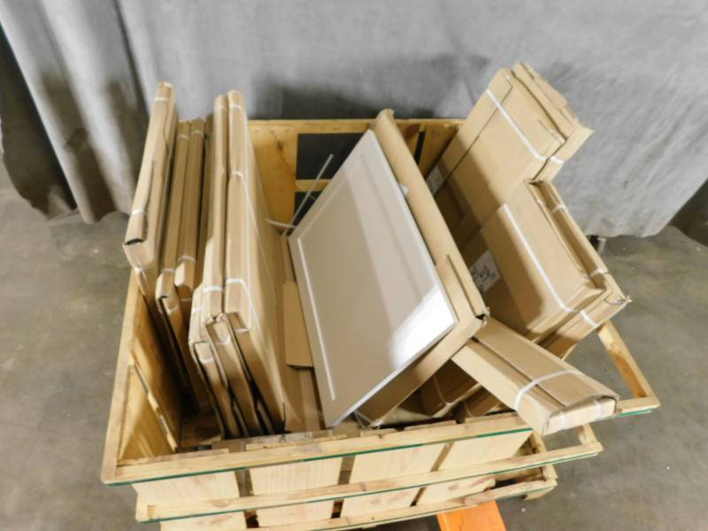 lot 9119 image: Lot of Cabinet Door Kits