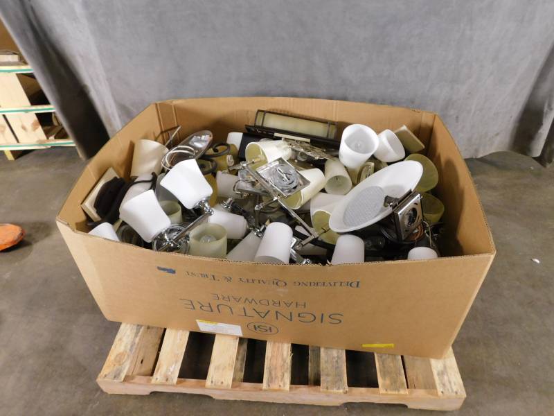 lot 9120 image: Very Large Lot of Misc Light Fixtures Used As Displays Not Tested Inspect