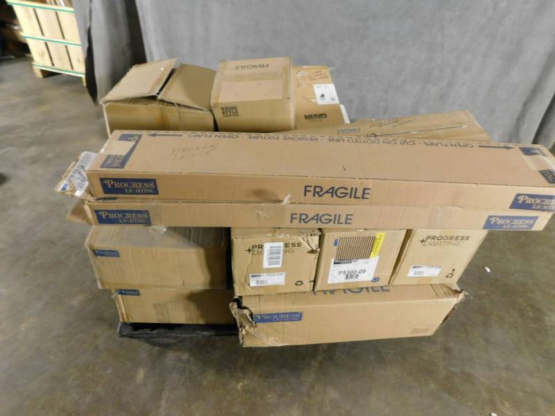 lot 9122 image: Large Lot of Misc Light Fixtures Not Tested Inspect May Be Missing Parts