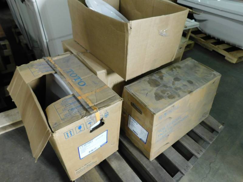 lot 9124 image: Lot of Sink  Toilets Inspect