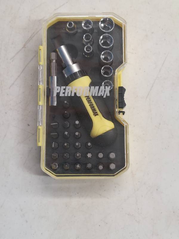 lot 5048 image: 35Pc Ratcheting Screwdriver Set