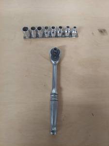 lot 1021 image: Snap-on F713 38 drive ratchet and sockets - WF94 to WF100