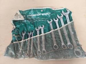lot 1034 image: Wrenches - Metric