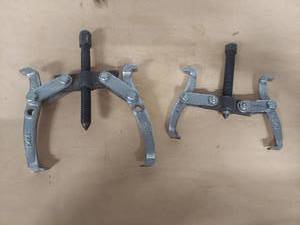 lot 1048 image: pullers