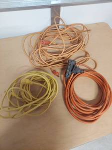 lot 1056 image: extension cords