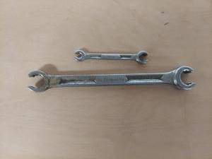 lot 1061 image: Snap-on line wrenches - RXV-2022 and RXH-810S