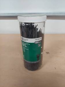 lot 1065 image: cable ties - opened, maybe a couple used