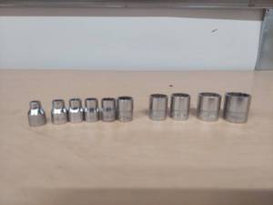 lot 1087 image: Snap-On 38 drive sockets - FV-121 14, 516, 1132, 38, 716, 12, 1932, 58, 1116, FV241 34