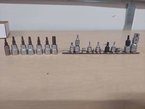 lot 1100 image: Torx and Hex Key sockets