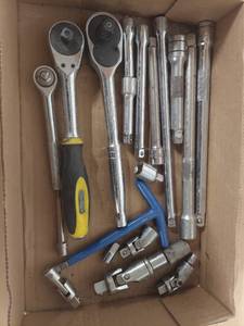 lot 1112 image: Ratchets and extentions