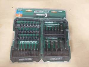 lot 1121 image: Masterforce 35Pc impact drive bit set