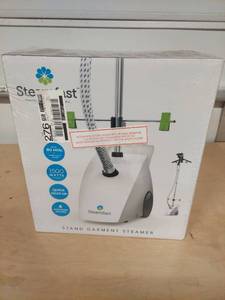 lot 1124 image: Steadfast garment steamer - NIB