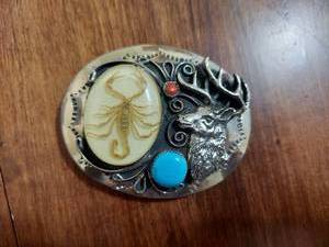 lot 6025 image: belt buckle