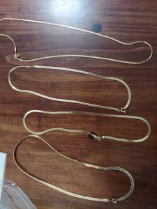 lot 6047 image: 4 necklaces