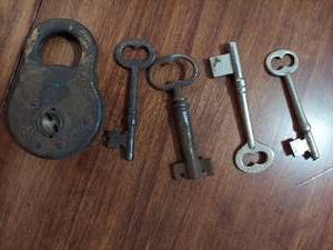 lot 6073 image: lock and keys