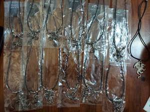lot 6075 image: 13 necklaces