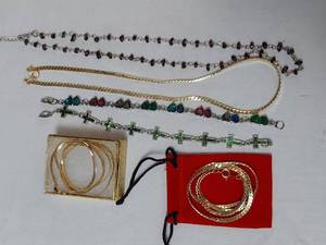 lot 5828 image: Assorted Necklaces and Bracelets