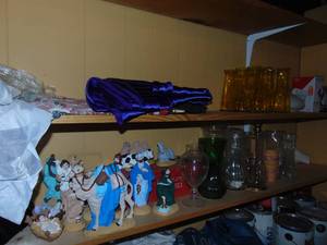 lot 1154 image: Ceramic Nativity and Flower vases