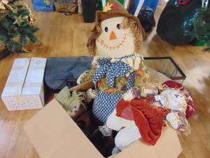 lot 1171 image: Plush fall scarecrows