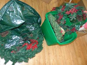 lot 1174 image: Christmas wreathes