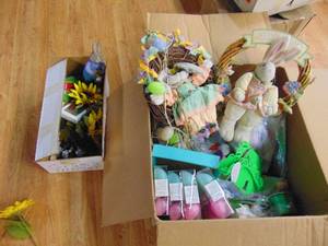 lot 1178 image: Easter decor - lights, figures and more