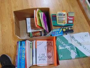 lot 1189 image: Toy cash register, books, educational tools