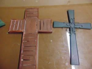 lot 1234 image: Pair of wall decor crosses