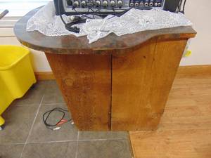 lot 1242 image: Small wooden side table