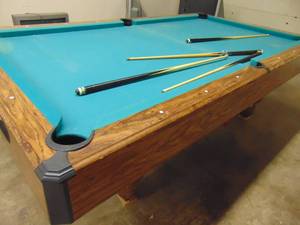 lot 1244 image: 8 Pool table with balls, sticks