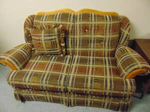 lot 1266 image: Nice loveseat