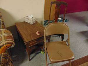 lot 1275 image: 2 chairs and vintage side table