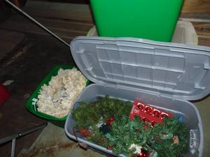 lot 1289 image: Empty tubs and some Christmas decor