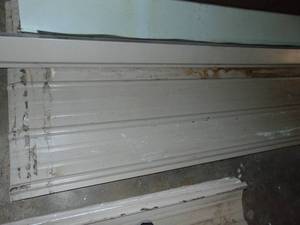 lot 1293 image: 30 - 19 12 X 38 sheets of metal barn siding - used