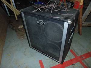 lot 1296 image: Peavey Model 412S speaker enclosure