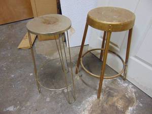 lot 1298 image: Metal stool and plant stand