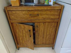 lot 1326 image: Kitchen Cabinet - Microwave Cart - On Wheels