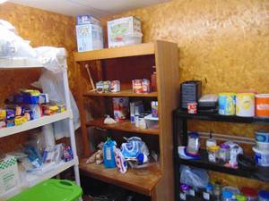 lot 1342 image: Plastic and Wooden Shelves - No Contents