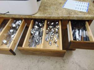 lot 1343 image: Silverware and Knives