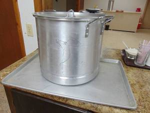 lot 1351 image: Large Steamer pot