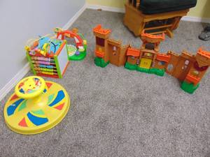 lot 1365 image: Toy Selection - Sit and Spin and More