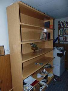 lot 1370 image: Large bookshelf unit - no contents