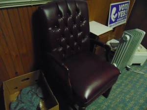 lot 1374 image: Very nice arm chair