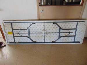 lot 1386 image: 8 plastic folding table
