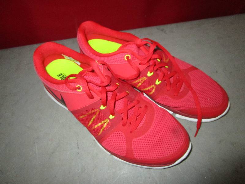 lot 4254 image: Nike Shoes
