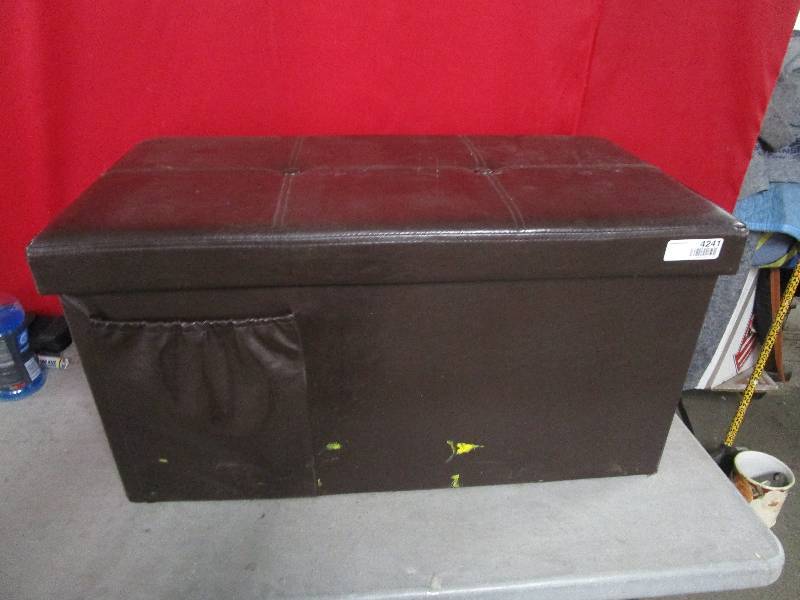 lot 4241 image: Storage Bench