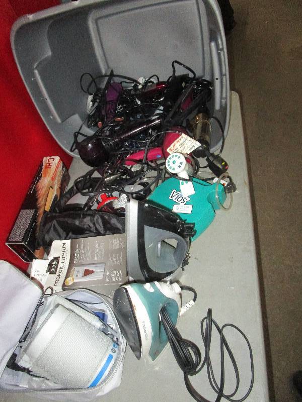 lot 4226 image: Lot of Hair Supplies