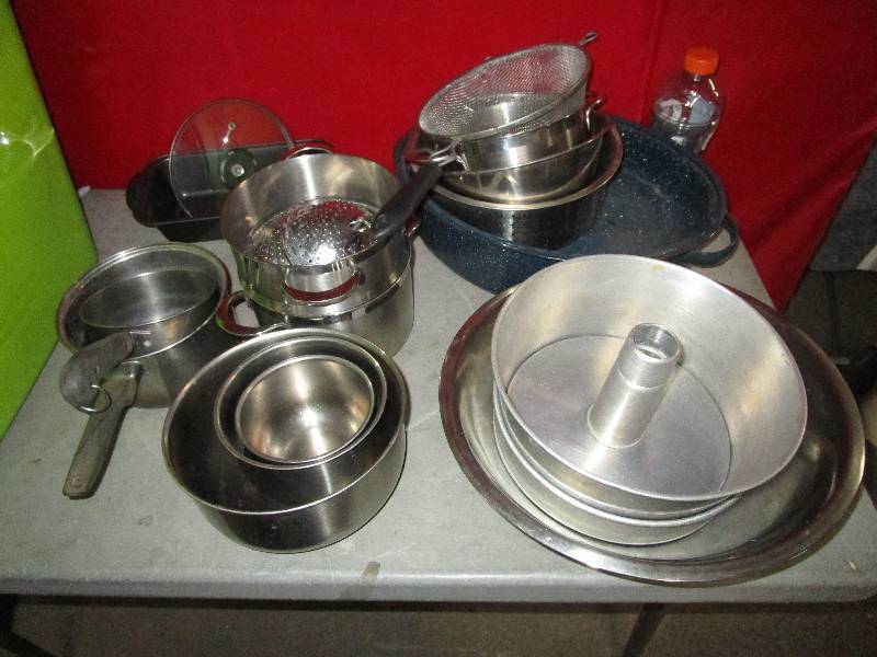 lot 4218 image: Pot and Pan Lot
