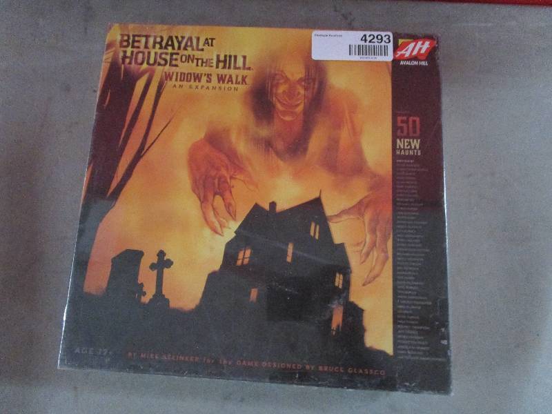 lot 4293 image: Betrayal At The House On The Hill Board Game