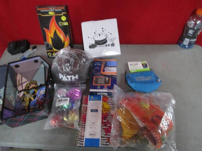 lot 4290 image: Lot of Misc Items